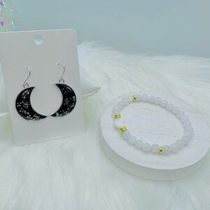 Black floral crescent moon earrings & Cresent moon Snow White beaded bracelet
